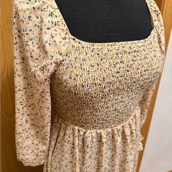 Cottage-Core Macy's Floral Long Sleeve Dress - Picture 3 of 5